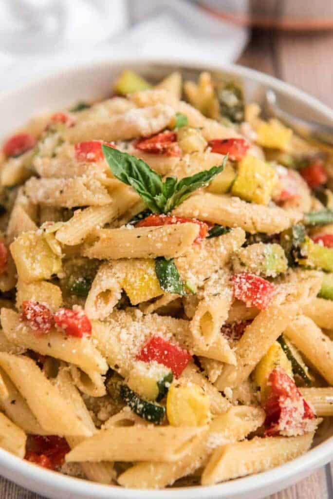 pasta primavera in white bowl